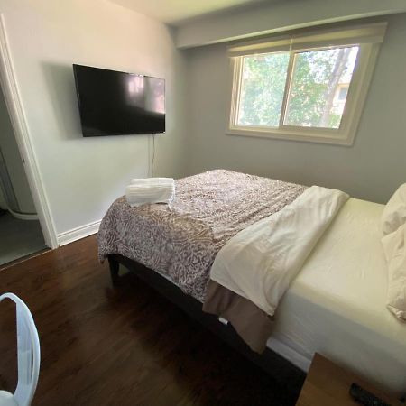 Yonge And Finch Subway !P Cozy & Quiet Private Bdr With Private Bathroom Торонто Екстериор снимка