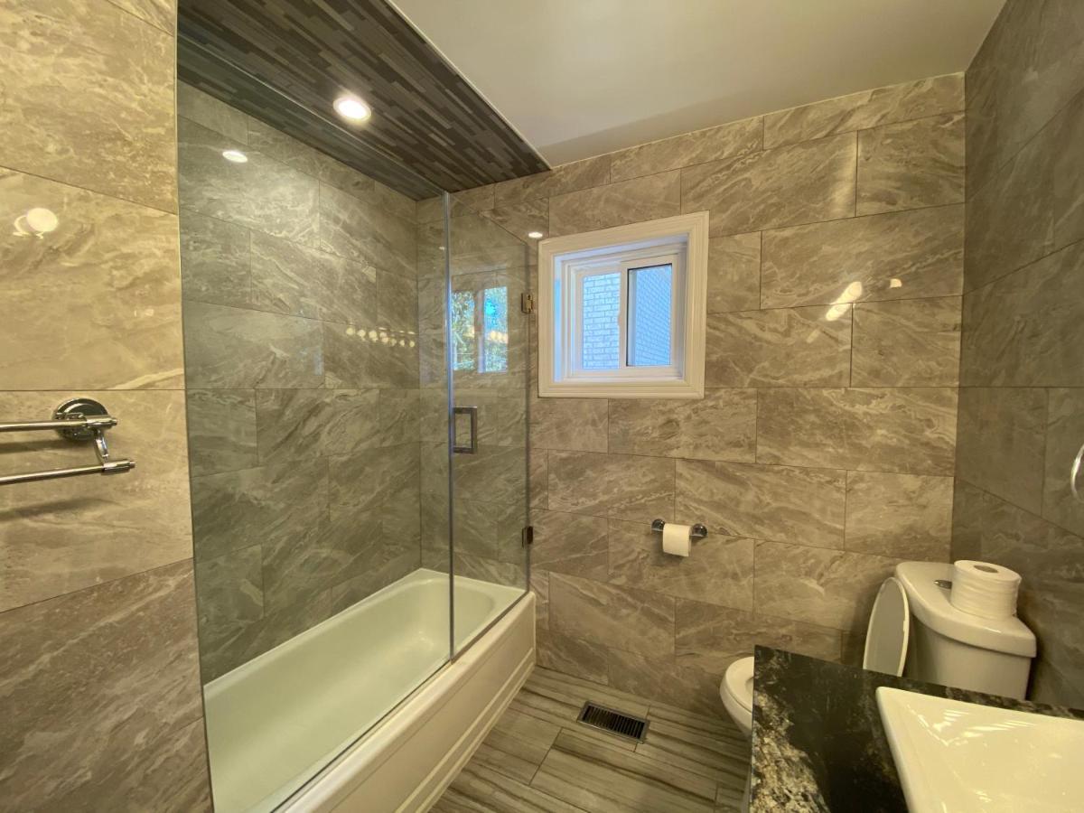 Yonge And Finch Subway !P Cozy & Quiet Private Bdr With Private Bathroom Торонто Екстериор снимка